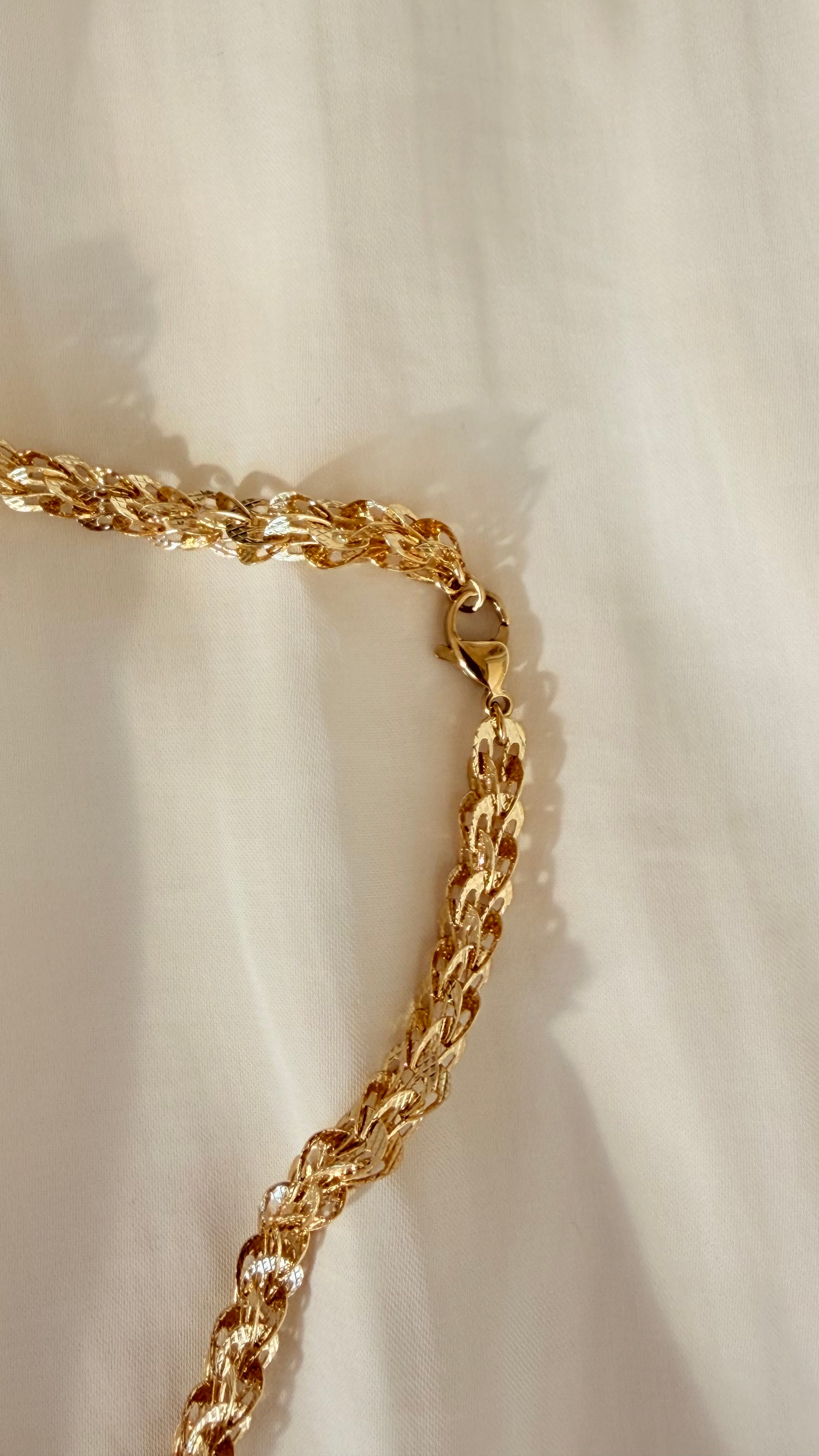 Eclat Gold Necklace