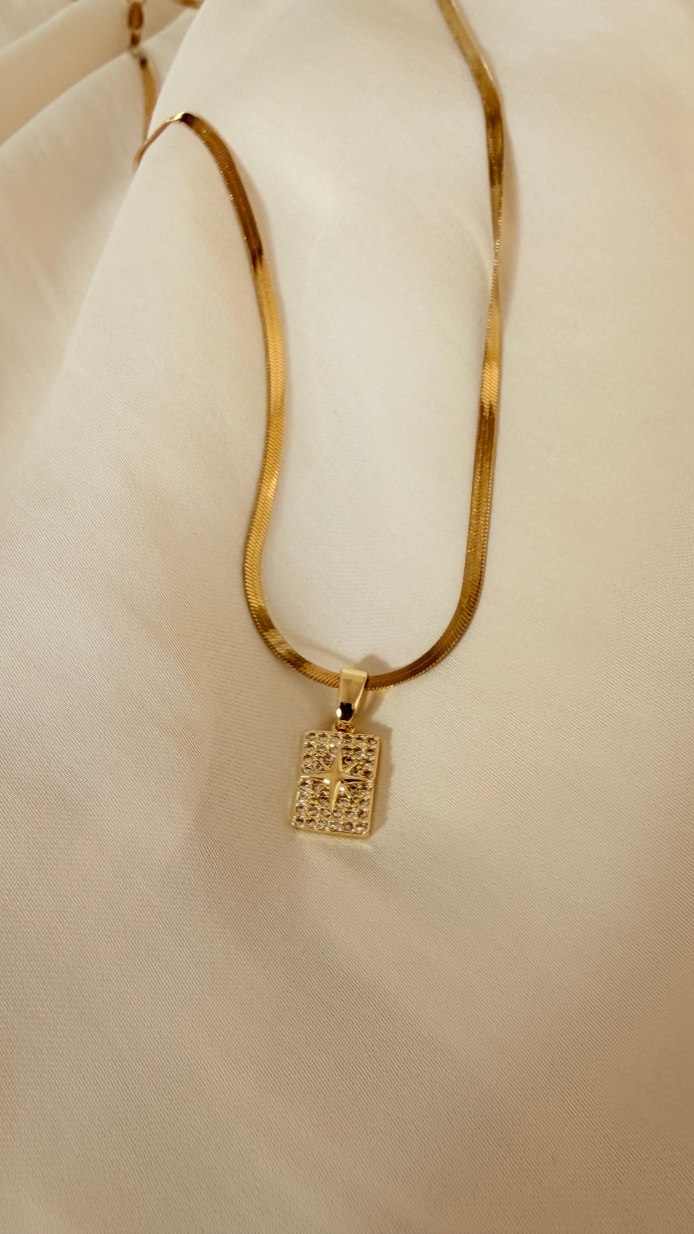 Nova Pendant Necklace