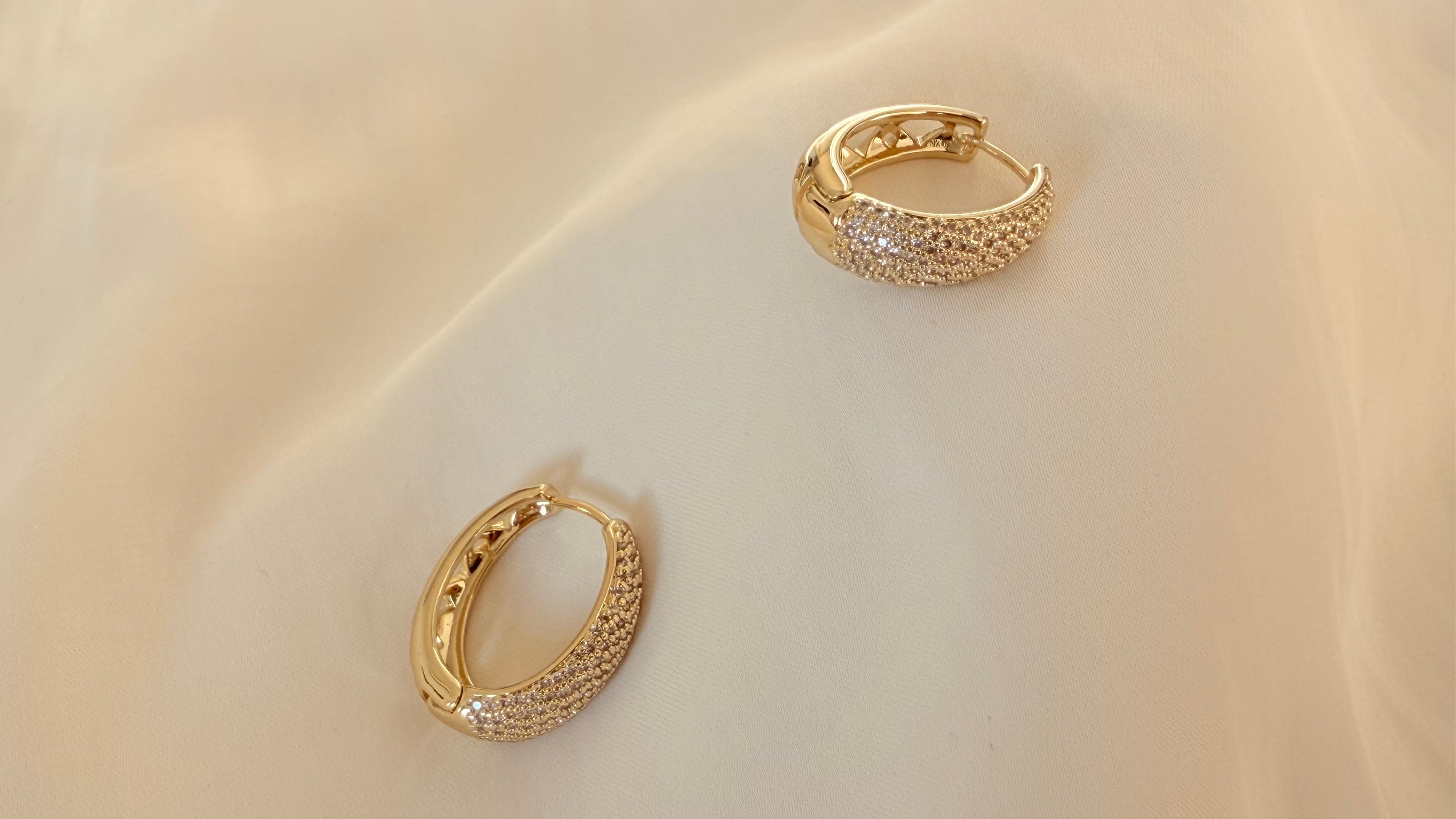 Etoile Hoop Earrings