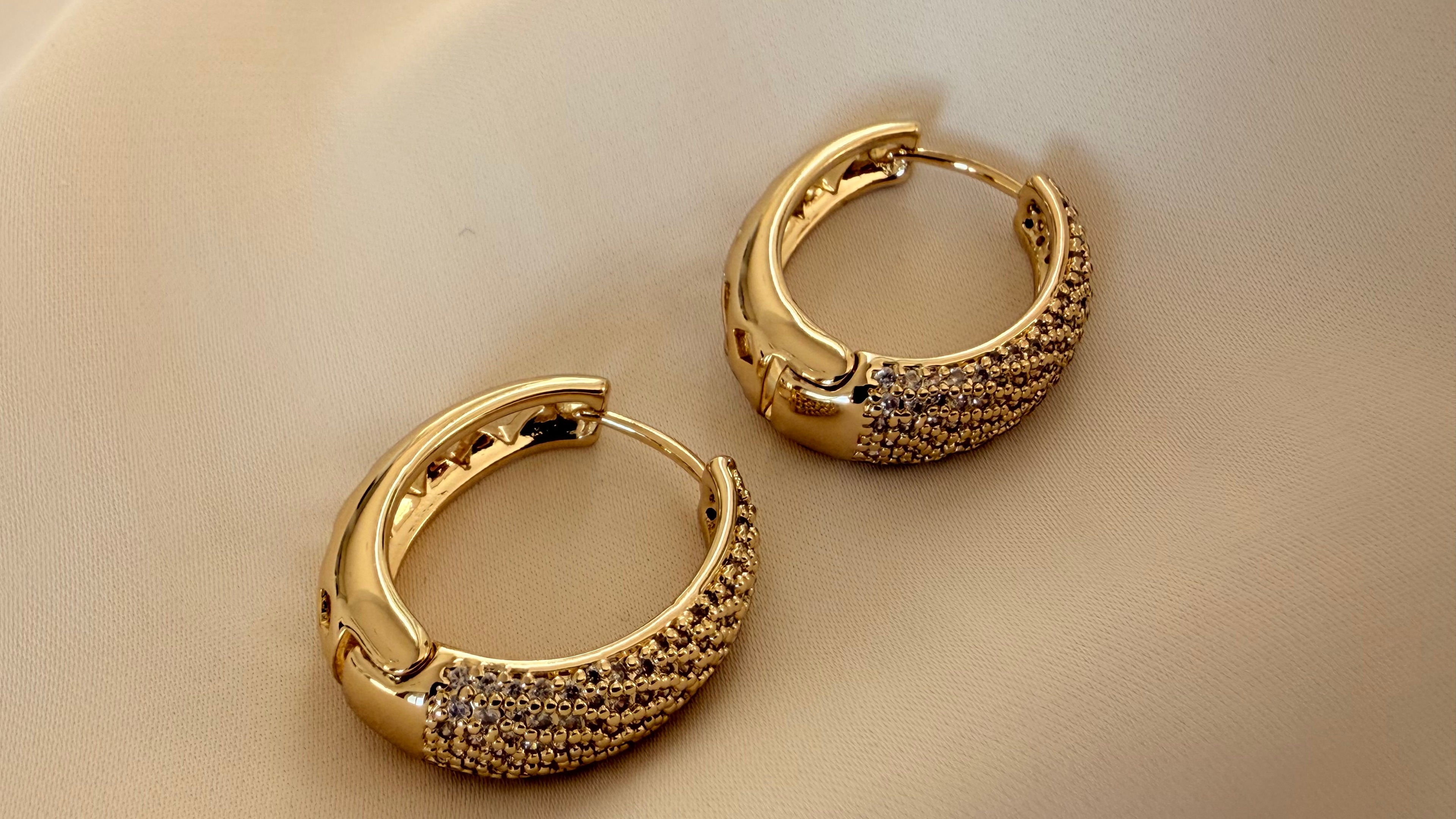 Etoile Hoop Earrings
